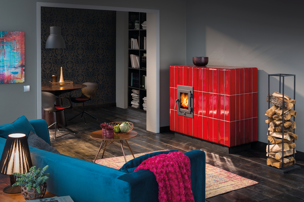 Designer-Kachelofen im Wohnzimmer